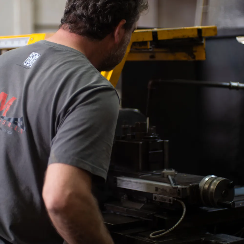 Manutenzione e riparazione professionale macchine industriali