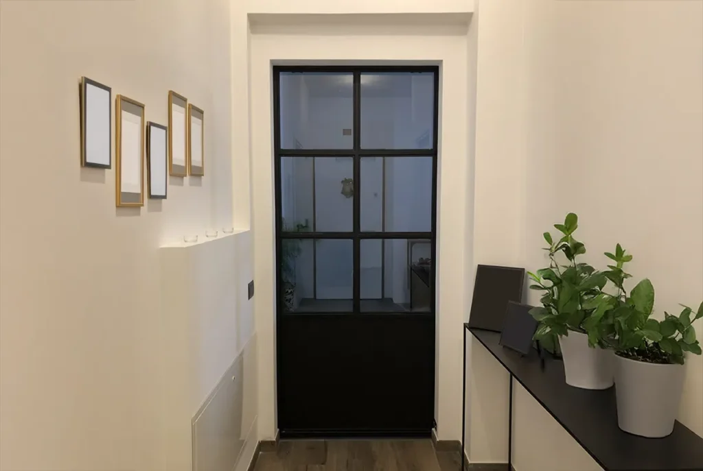 porta in ferro, nera